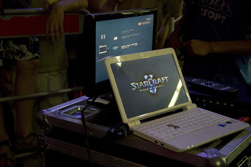 StarCraft II: Wings of Liberty - Фото-отчет с премьеры StarCraft II в Media Markt + Подарок (special for gamer.ru)